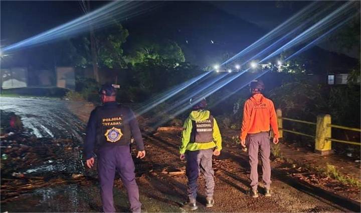 Lluvias ocasionaron crecida de ríos en Puerto Cabello