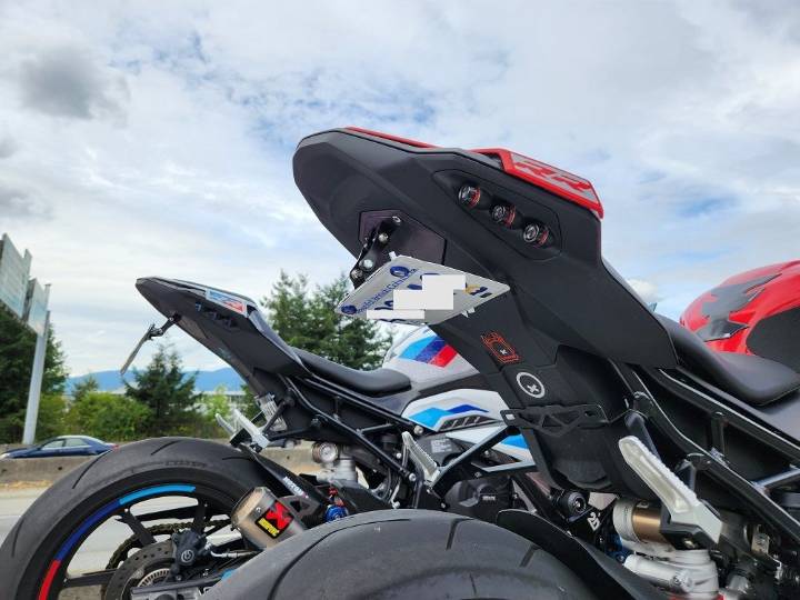 Vancouver motorcyclists fined for erratic driving and hidden plates