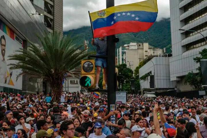 Acciones de EEUU contra Maduro generan presión sin llegar a una intervención militar