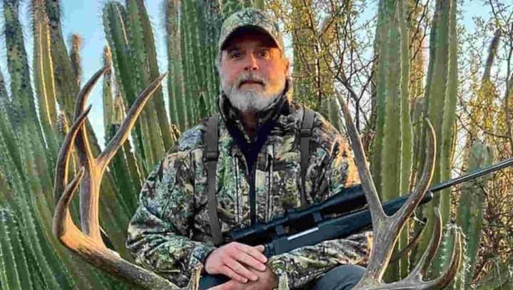 Búfalo asesina a empresario multimillonario que intentó cazarlo durante safari en Sudáfrica
