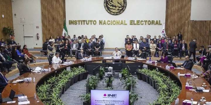 Ligadas a la 4T, seis agrupaciones buscan ser partido fuera de Morena