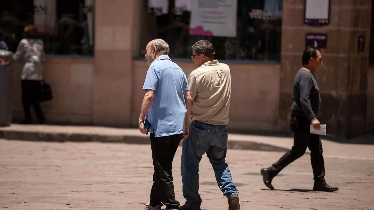 “Entre Lápices y Letras”: un libro que estimula salud en los adultos mayores