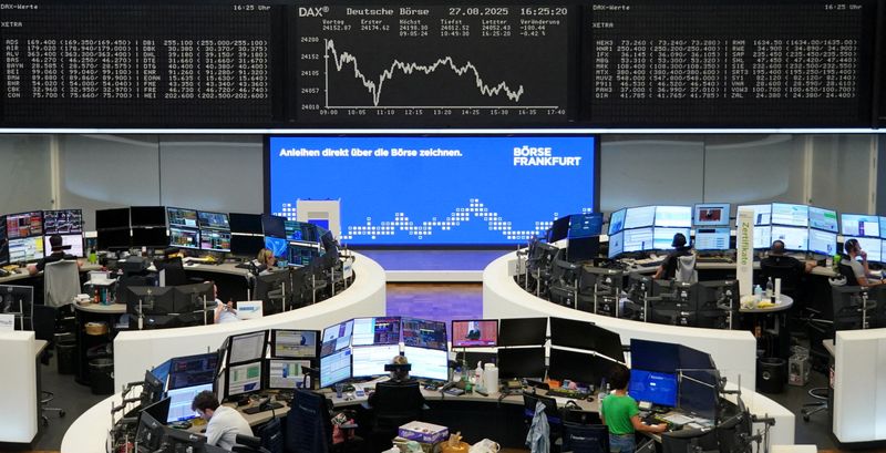 European shares slip ahead of crucial US, euro zone data
