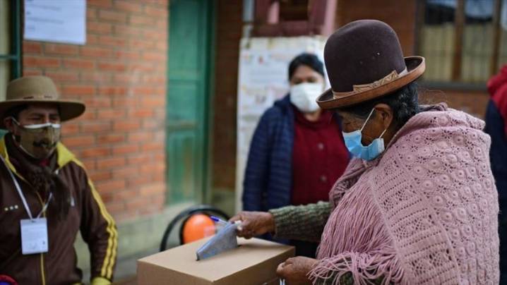 ¿Bolivia deja la izquierda?, luego de 20 años, un candidato de derecha volvería al poder