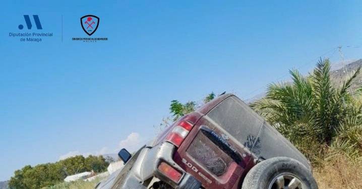 Evacúan en helicóptero a una mujer tras una colisión entre dos vehículos en Vélez