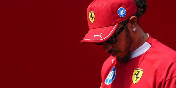 Feroz crítica a Lewis Hamilton en medio de su profunda crisis en Ferrari