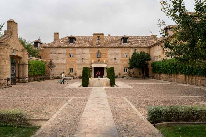 El antiguo convento de Castilla-La Mancha que se convirtió en Parador en uno de los pueblos más bonitos de España