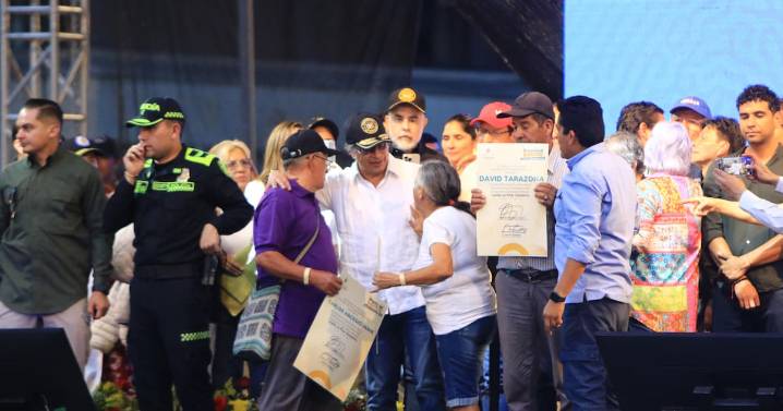 Desde Bucaramanga Petro anuncia subsidio para adultos mayores sin pensión