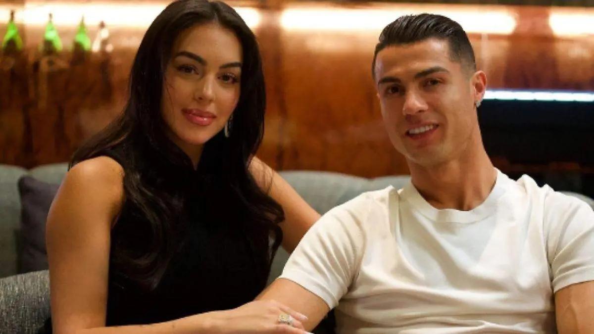 Cristiano Ronaldo y Georgina Rodríguez se casan; así es el impresionante anillo de compromiso