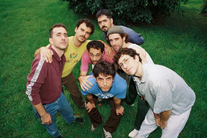 El festival gratuito Cabo de Pop inunda el faro de Cabo de Palos de conciertos y actividades náuticas este fin de semana