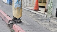 Postes deteriorados: En Cuautla exigen atención urgente de CFE y Telmex