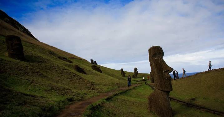 Startup chilena presenta en Japón tecnología que permite “visitar” Rapa Nui y otras ciudades desde el celular