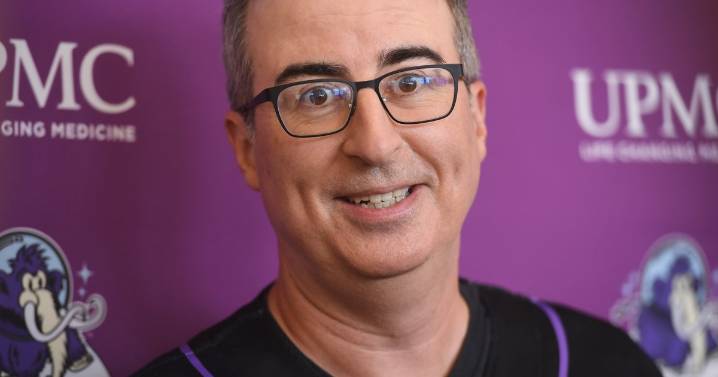 'Last Week Tonight' host John Oliver to perform stand-up at the Met Philadelphia on New Year's Eve