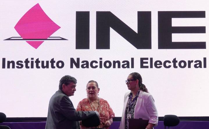 Políticos, intelectuales y periodistas piden reforma electoral “incluyente”; se pronuncian a favor de la rendición de cuentas
