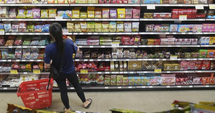 Costo de alimentos preocupa a la gran mayoría de adultos en EEUU, según encuesta AP