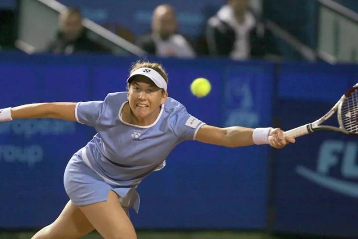 Monica Seles comparte su lucha contra la miastenia gravis y busca crear conciencia