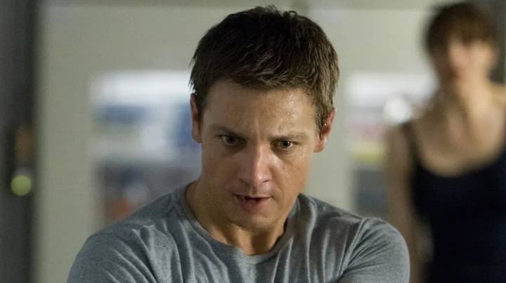 Jeremy Renner Starred In This Underrated Action Movie The Same Year As The Avengers