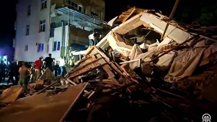 Al menos un muerto y una treintena de heridos por un terremoto de magnitud 6,1 en Balikesir, al oeste de Turquía