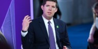 The world's youngest self-made billionaire says the secret to closing deals is exploiting 'FOMO'
