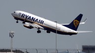 Ryanair pagará un plus a su personal cada vez que detecten una maleta de mano que incumpla las medidas