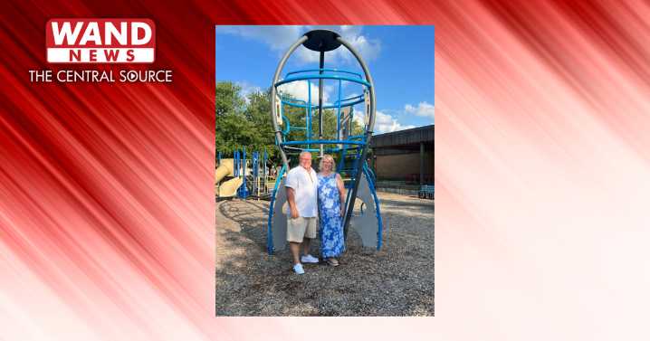 Champaign couple gets married at elementary school where they first met