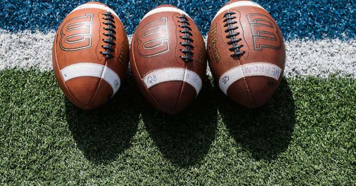 Friday wrapup: Two No. 1 teams crush top-10 opponents; one loses