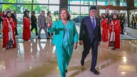 Presidenta Dina Boluarte es recibida con honores a su arribo a Indonesia