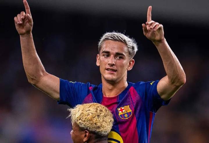 Barcelona cierra gira asiática con goleada y debut goleador de Rashford