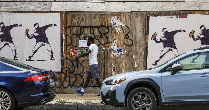 DC Man seen throwing sandwich at agent charged with misdemeanor after grand jury declines indictment