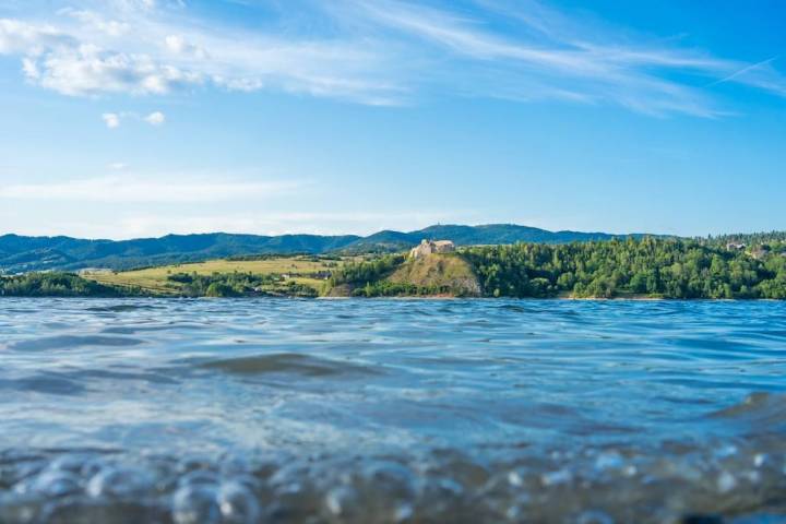 El lago más limpio de Estados Unidos tiene un agua tan clara que puedes beberla: es prácticamente potable y los lugareños la usan en sus hogares