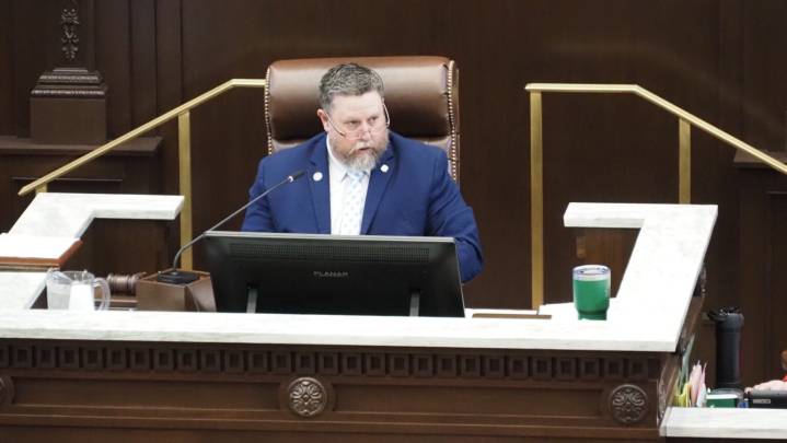 County jail officials describe staff turnover, violence, funding issues to lawmakers