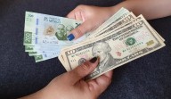 Baja costo de envío de remesas de EU a México