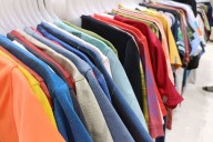 Ropa a $990: Tienda anuncia remate final por cierre en Santiago