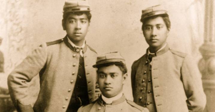 How 3 Hawaiian teen princes brought surfing to the mainland
