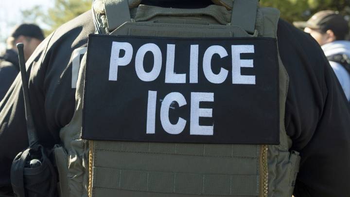 Migración detiene a dos contratistas mexicanos mientras combatían un incendio en Washington