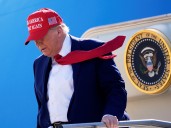 Trump y los micrófonos abiertos: otros incidentes en los que sus comentarios y de otros políticos generaron escándalos internacionales