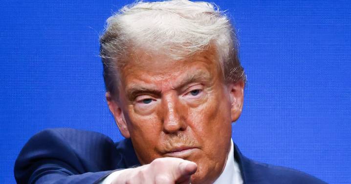 Former Trump Aide Makes Dire Warning About President's ‘Secret Blacklist’