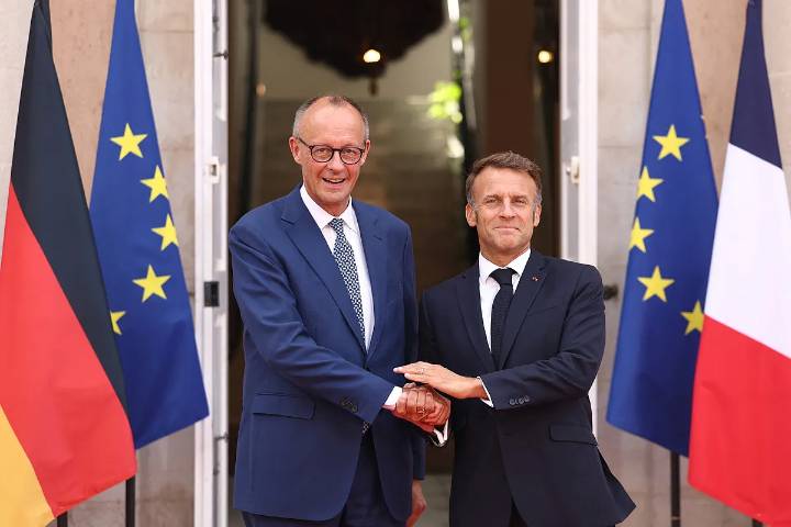Macron y Merz pedirán a Trump que imponga sanciones si Putin no se sienta con Zelenski