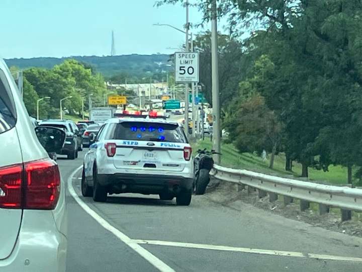 FDNY: Person struck on Staten Island Expressway Friday afternoon