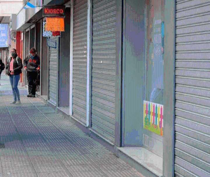 Tras el cierre de 16 mil locales, los kioscos de barrio están al borde...
