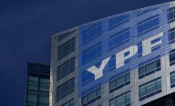 El Gobierno destacó el fallo de la Justicia de EE.UU. que suspendió la entrega de acciones de YPF