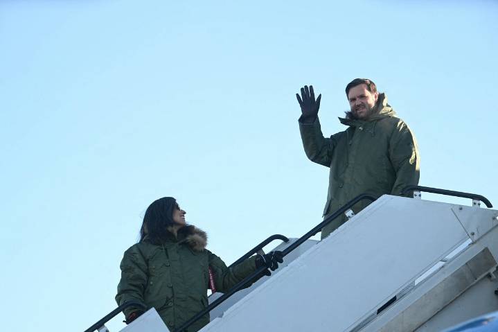 Militares elevaron caudal de un río en Ohio para que JD Vance paseara en barco, reporta NYT; fue por orden del Servicio Secreto