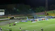 Hinchas del Huila irrumpieron en tribunas del Plazas Alcid, lanzaron petardos; ¿a puerta cerrada?