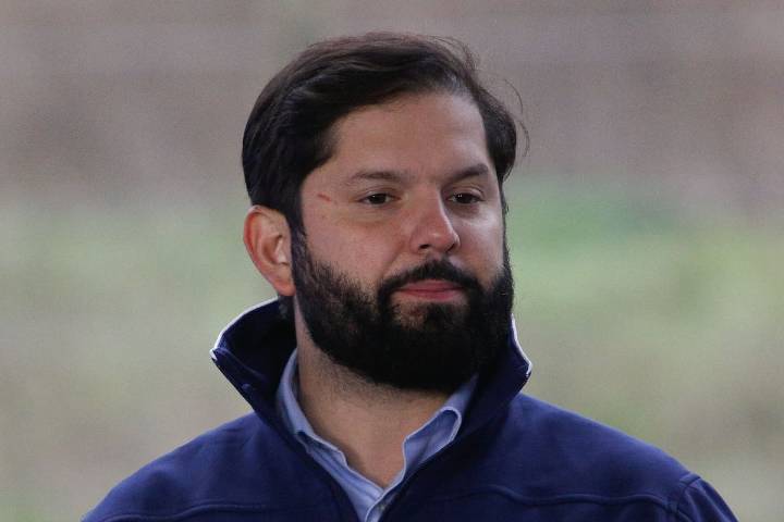 Presidente Boric lamenta fallecimiento de sargento en Talca