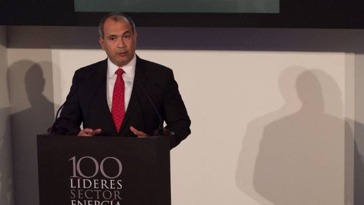 Detienen en EU a Carlos Treviño Medina, exdirector de Pemex, confirma Sheinbaum
