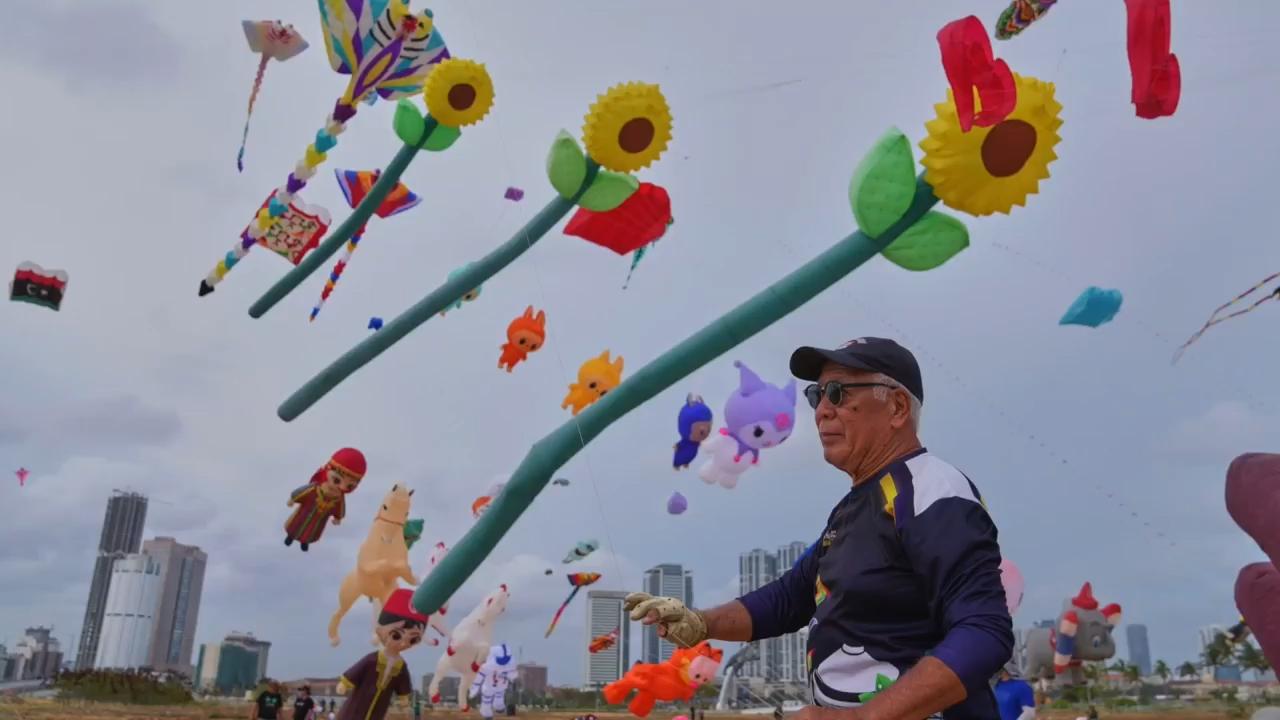 Colorful kites adorn Sri Lanka's capital as Colombo Kite Festival gets underway
