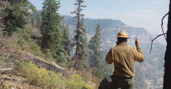 Change in weather helps increase containment on Dragon Bravo Fire