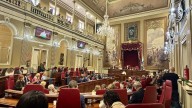 Luz verde a la tramitación para declarar el salón de plenos del Parlamento canario como monumento a la Memoria