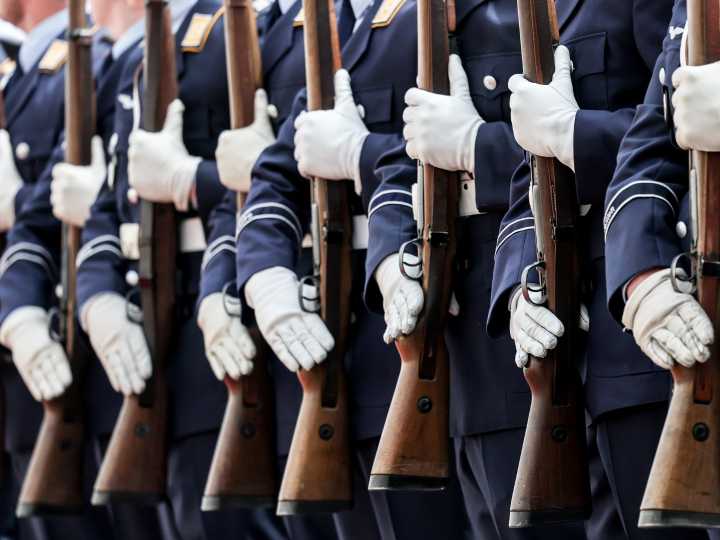 La guerra Rusia-Ucrania: recuperar el servicio militar y hacerlo obligatorio gana adeptos en Europa