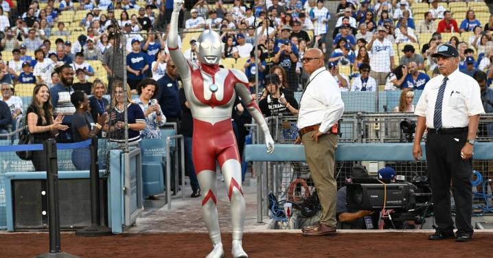 Commentary: How Shohei Ohtani turned the Dodgers into a global entertainment gateway